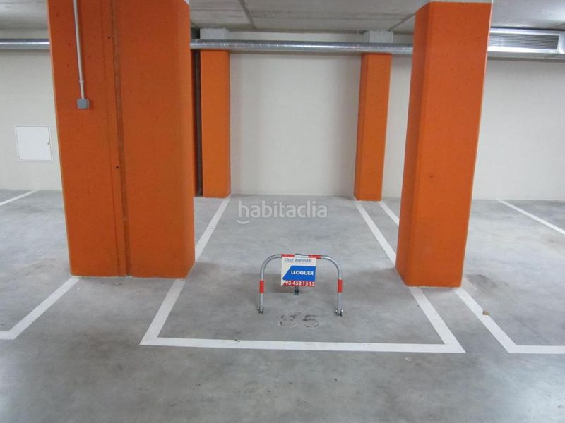 Foto db3d08d0-1ccb-4293-b19f-3a0c8190a391. Autoparkplatz in Almeda - El Corte Inglés Cornellà de Llobregat