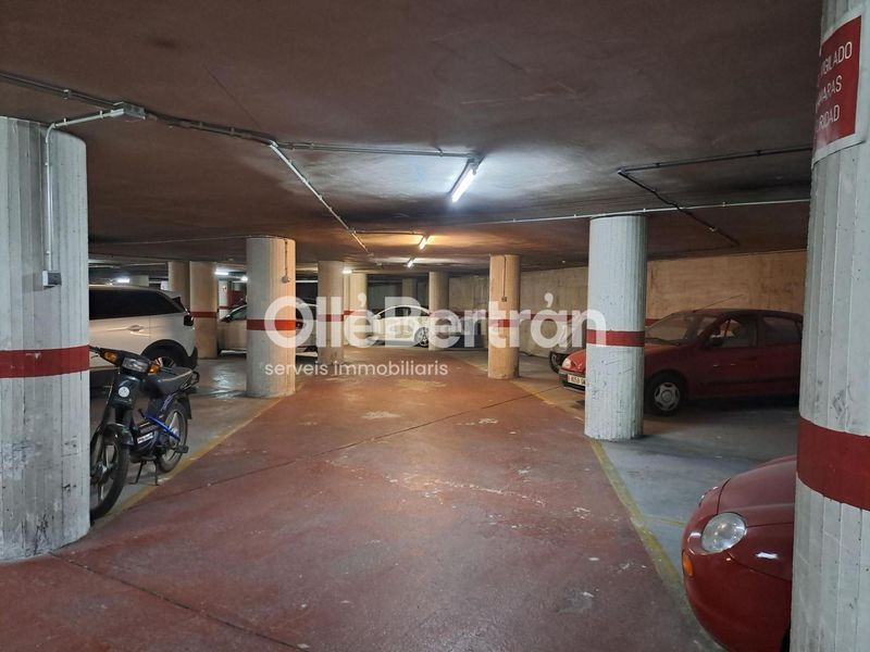 Foto 03640baa-cdd3-4210-93b1-6f28b5fc2654. Aparcament cotxe a Sants Barcelona