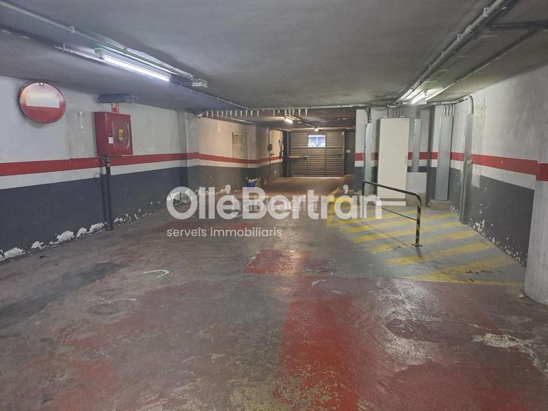 Foto 1a8916c8-4b4c-4cd4-992c-defbbeec4db9. Aparcament cotxe a Sants Barcelona