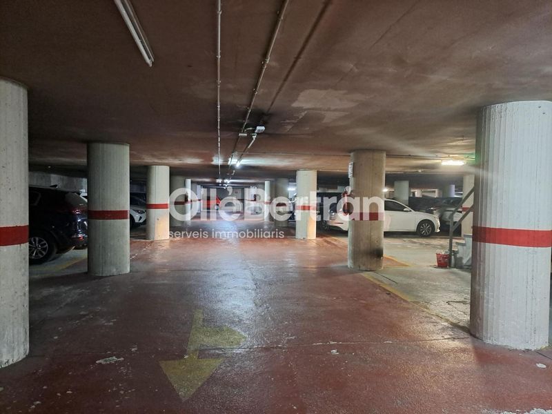 Foto 47d629da-3d63-40aa-b60a-ed84e98f356f. Aparcament cotxe a Sants Barcelona