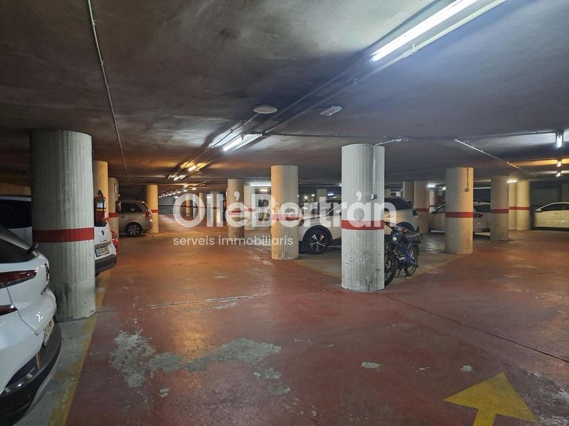 Foto d625506e-505d-4adc-b96d-5f698faf40a9. Aparcament cotxe a Sants Barcelona