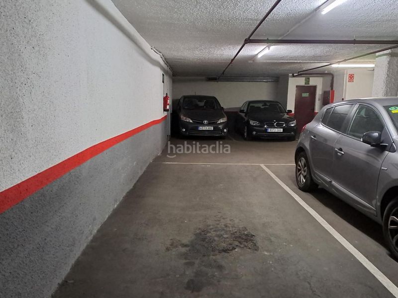 Foto 5b6ee7b3-a55b-40cb-9166-af78e6a8752a. Aparcament cotxe a La Nova Esquerra de l´Eixample Barcelona