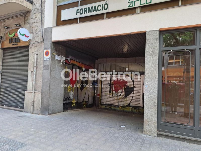 Foto 03c6a9a6-c9de-442d-b2a7-a44ab90fcfee. Aparcament cotxe a La Nova Esquerra de l´Eixample Barcelona