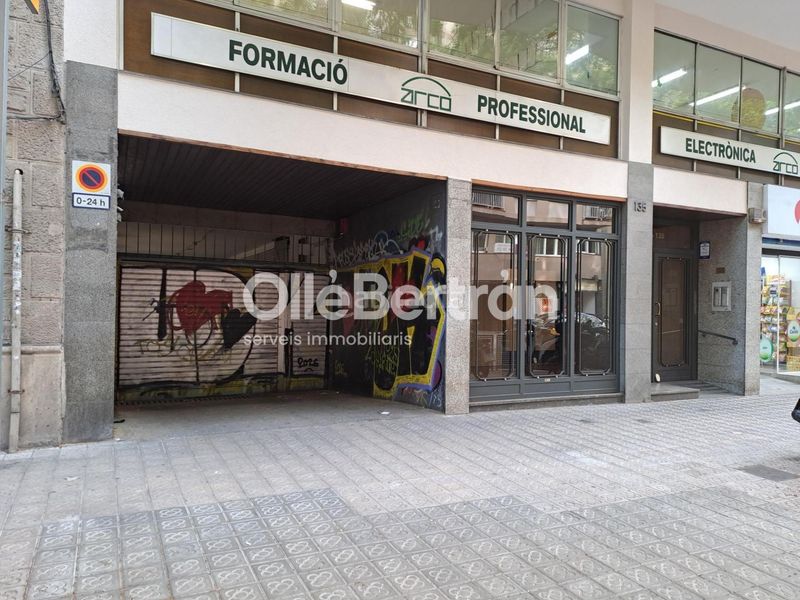 Foto 1721bd88-3dc8-46ce-a35c-8f2d866c77c6. Aparcament cotxe a La Nova Esquerra de l´Eixample Barcelona