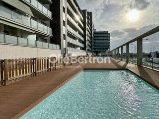 Rent Flat  De pi i margall. Piso en alquiler delante del puerto de badalona
