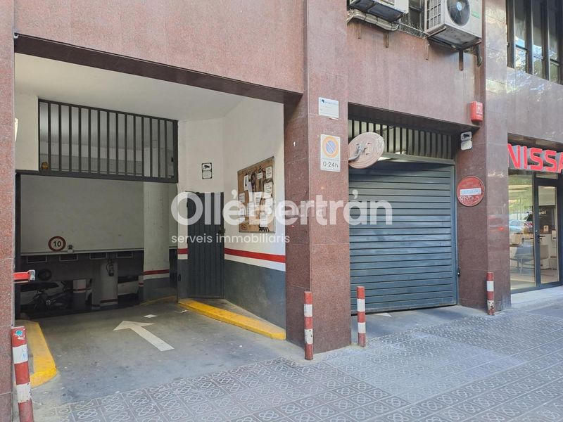 Foto 2545b716-6d1b-41c4-9547-92d97d6cfa4f. Aparcament cotxe a La Nova Esquerra de l´Eixample Barcelona