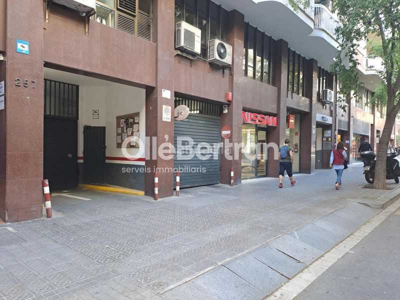 Foto 873be57b-e15d-4550-8bc9-c6f427a8387e. Aparcament cotxe a La Nova Esquerra de l´Eixample Barcelona
