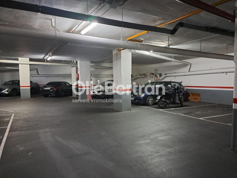 Foto 8917f7da-5daa-4299-ac62-b017cccfb79c. Parking coche en La Nova Esquerra de l´Eixample Barcelona