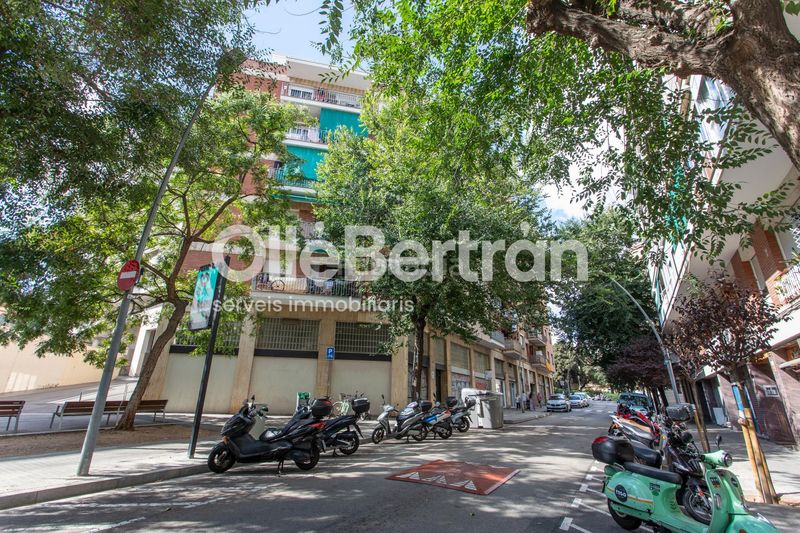 Foto 1f8dc8c6-90b6-429b-b918-209f4a326d9c. Pis amb calefacció a El Poble Sec - Parc de Montjuïc Barcelona