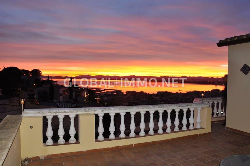 Foto 2272c594-8dcd-4f81-a6f2-fdc35f766104. Chalet casa de 4 dormitorios con vista panorámica al golfo en Roses