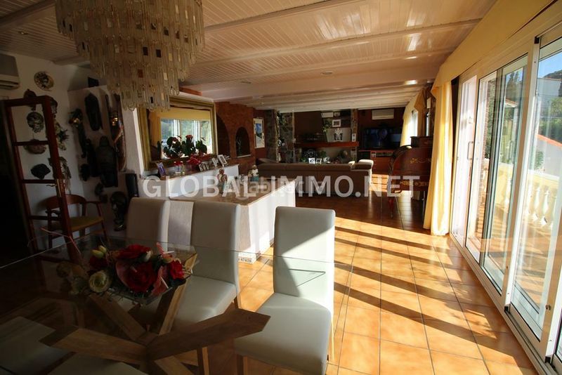 Foto 4c4ab658-c79a-4fc5-9bc3-d8a51840b8a1. Chalet casa de 4 dormitorios con vista panorámica al golfo en Roses