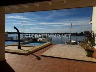 Apartament  Carrer cap ponent. Piso de 3 dormitorios, piscina y posibilidad amarre en santa mar