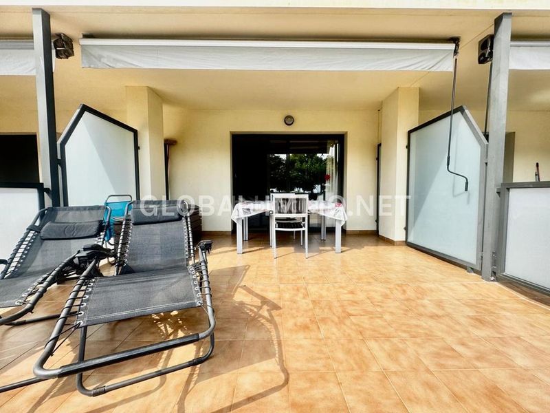 Foto 3488b821-2377-4ff9-89e1-e3f763999620. Apartament amb calefacció piscina a Salatar Roses