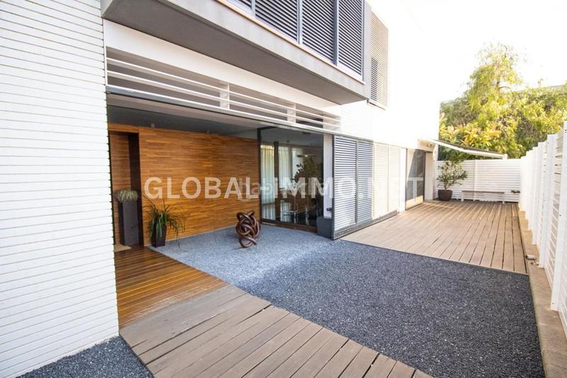 Foto 54ff0559-bf9e-4544-9c41-e5b92ccf958e. Chalet con riscaldamento parcheggio piscina in Centre Roses