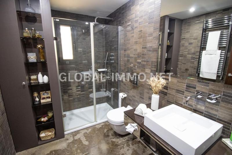 Foto e9b2b76a-1f3f-49df-8f4f-1e97e3942105. Chalet con riscaldamento parcheggio piscina in Centre Roses