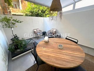 Appartement  Carrer puig sacalm. Encantador apartamento renovado con gusto en rosas