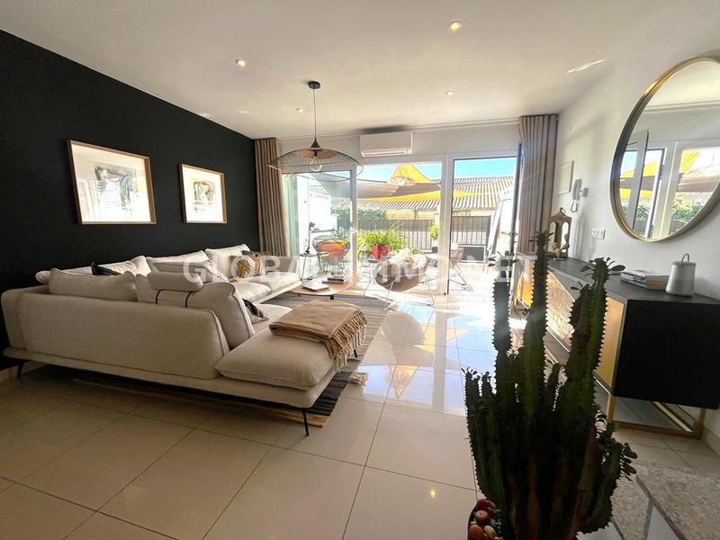 Foto 15ea15db-ce7a-4f15-bd44-275cc4863107. Appartement avec chauffage piscine dans Centre Roses