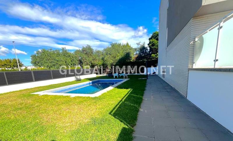 Foto c6c8e723-615e-4946-b7f3-c26f8893a0da. Appartement avec chauffage piscine dans Centre Roses