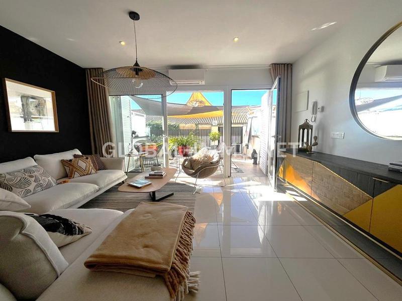 Foto d10d0dcb-e63e-430c-a8f8-d51842b01b5d. Appartement avec chauffage piscine dans Centre Roses