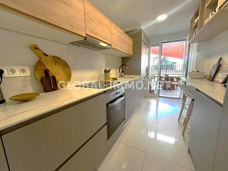 Foto f3f79835-9008-43a8-b236-d21227587b5b. Appartement avec chauffage piscine dans Centre Roses