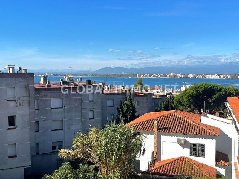 Foto 4b3e5e50-c84a-4216-8054-ba916bf33613. Apartament amb calefacció a Puig Rom-Canyelles-Almadrava Roses