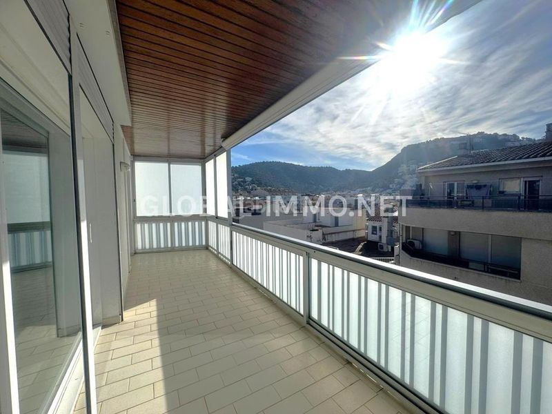 Foto 0f1c5ab2-2501-435f-9315-4fce26cf6c9c. Apartament amb calefacció a Centre Roses