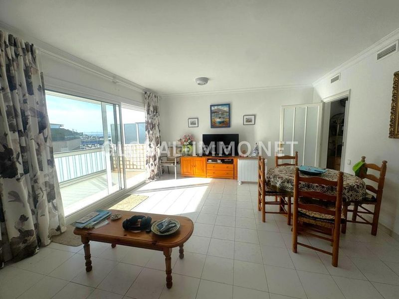 Foto 446fbcfd-eb89-4611-8e0b-c13f37c24422. Apartament amb calefacció a Centre Roses