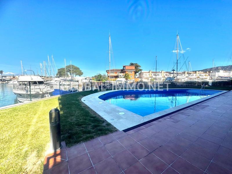 Foto 30e56fee-5a8b-468e-8383-fa0e7529eb91. Apartament amb calefacció piscina a Santa Margarida Roses