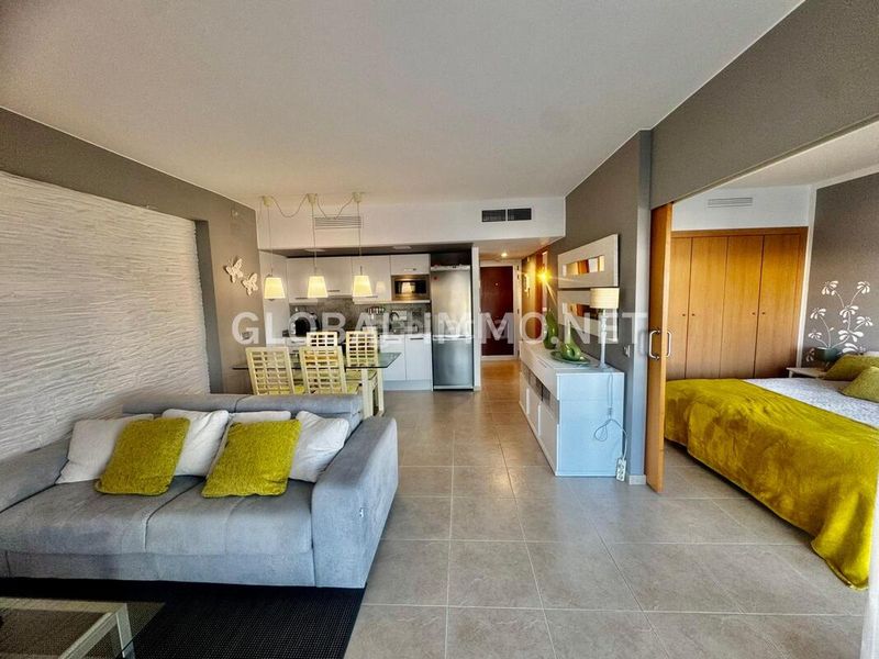 Foto a35dbfef-d88d-4ded-81f6-4ddacbe3b19b. Apartament amb calefacció piscina a Santa Margarida Roses