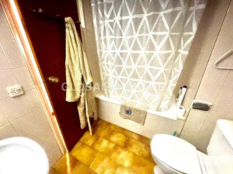 Foto 56b81175-9e18-4a27-9240-5a24b6abb59d. Apartament a Centre Roses