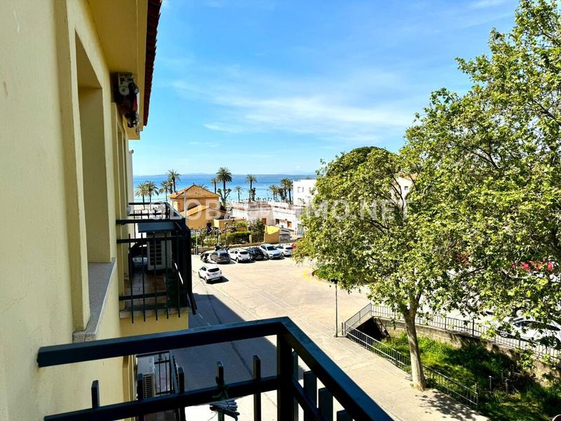 Foto ea005d28-2b2d-4af7-ab8e-69bb88d5f013. Apartament a Centre Roses