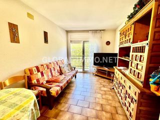 Apartament  Carrer de madrid. Apartamento de 2 habitaciones y trastero, cerca de la playa con