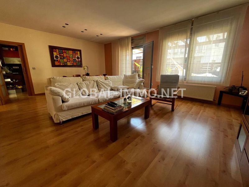 Foto d9cd8e4a-9d6a-48e7-81c5-54d7cdf543cc. Apartament amb aparcament a Centre Roses