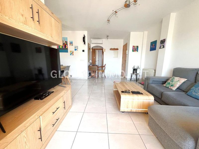 Foto bb8ebb53-5898-4829-b977-a4f9af64a0bc. Apartament amb calefacció a Centre Roses