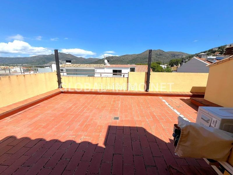Foto dfccdd65-e145-4019-a2c7-c26e2d7ebd23. Apartament amb calefacció a Centre Roses
