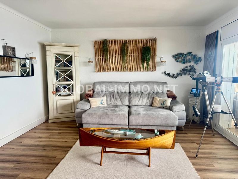 Foto 5f3a70d3-c8d7-4f72-bde2-42b59a17c4f8. Apartament amb calefacció aparcament piscina a Puig Rom-Canyelles-Almadrava Roses