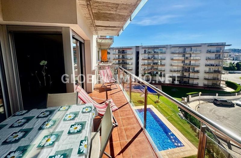 Foto 2dcce345-bab1-4380-a869-fd36b46729c7. Apartament amb calefacció piscina a Santa Margarida Roses