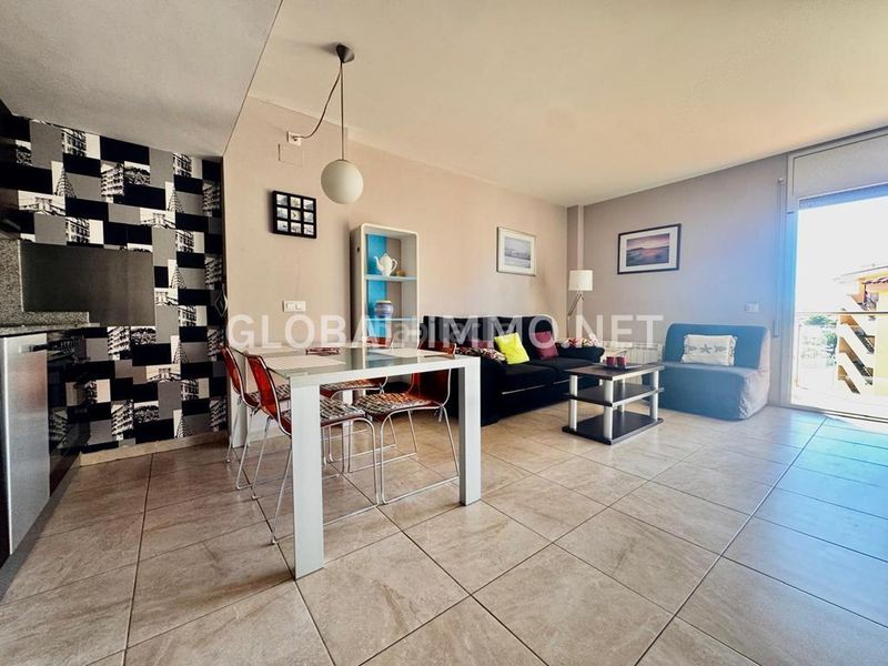 Foto 7c77efd3-6d3d-4bb0-b6af-560d8f322311. Apartament amb calefacció piscina a Santa Margarida Roses
