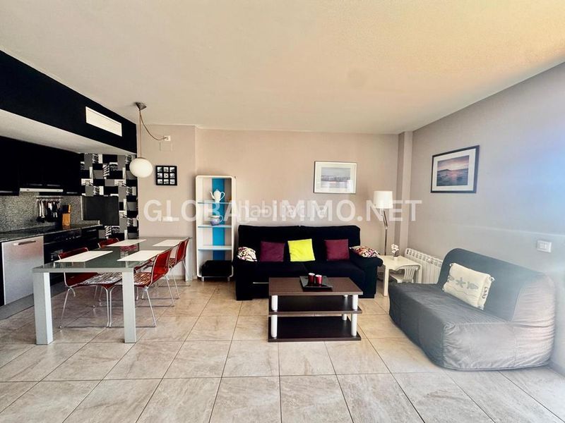 Foto 84819c8d-0334-47b2-8b33-75e41463d355. Apartament amb calefacció piscina a Santa Margarida Roses
