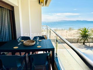 Appartement  Carrer de la punta del pelegr�. Apartamento en primera l�nea de mar con aparcamiento en santa ma
