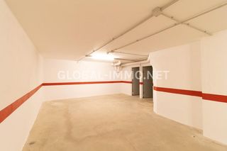 Posto auto  Ronda miquel oliva prat. Venta amplia plaza de aparcamiento doble con 2 trasteros en rose