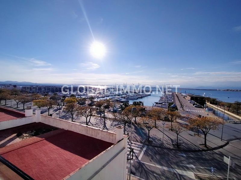 Foto edac969f-a6b1-4ab7-a146-5ffe25dbfcf3. Apartament amb calefacció a Centre Roses