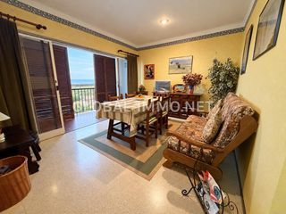 Apartament  Avinguda emporda. Apartamento de 2 dormitorios, gran terraza y vistas al mar en sa
