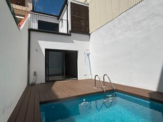 Maison à Carrer de las navas de tolosa 87. Exclusiva casa  a estrenar con piscina privada