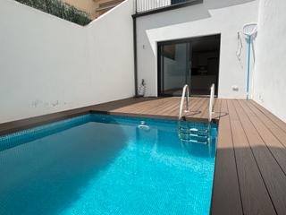 Maison à Carrer de las navas de tolosa 87. Exclusiva casa  a estrenar con piscina privada