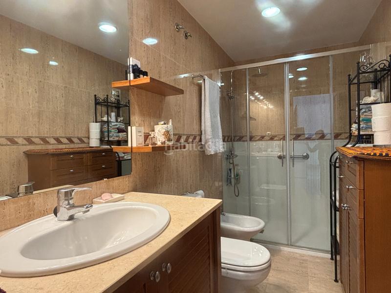 Foto c2e82e25-bbbe-4a80-8388-d725e97973af. Dúplex impecable duplex en el corazón de pere parres a dos minutos del centro con parquing incluido en Terrassa
