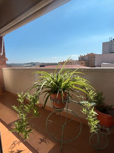 Foto c819402d-c317-40c4-8fa7-fc2f4ea2beba. Dúplex impecable duplex en el corazón de pere parres a dos minutos del centro con parquing incluido en Terrassa