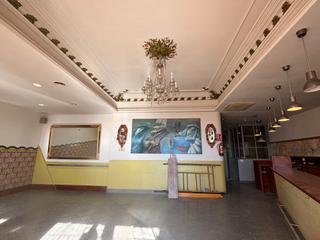 Planta baixa a Passeig del comte d'gara 14. Espectacular finca modernista con jardn de 206 mts