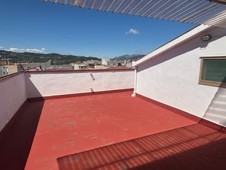 Duplex  Carrer del berguedà. Fantastico duplex junto a parc vallparadís