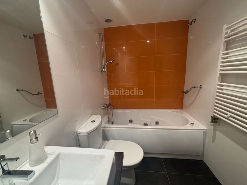 Foto f31ce8e7-cf0a-4ff3-aa26-f6d8d593c8b5. Pis amb aparcament a Barri del Centre Terrassa